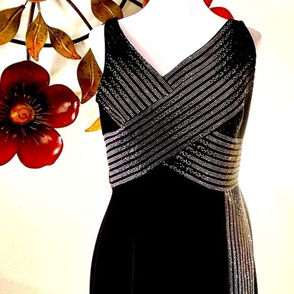 NEW VERSACE V-NECK EMBELLISHED BODICE MINI SHEATH DRESS 42=US M/S… - Picture 9 of 16